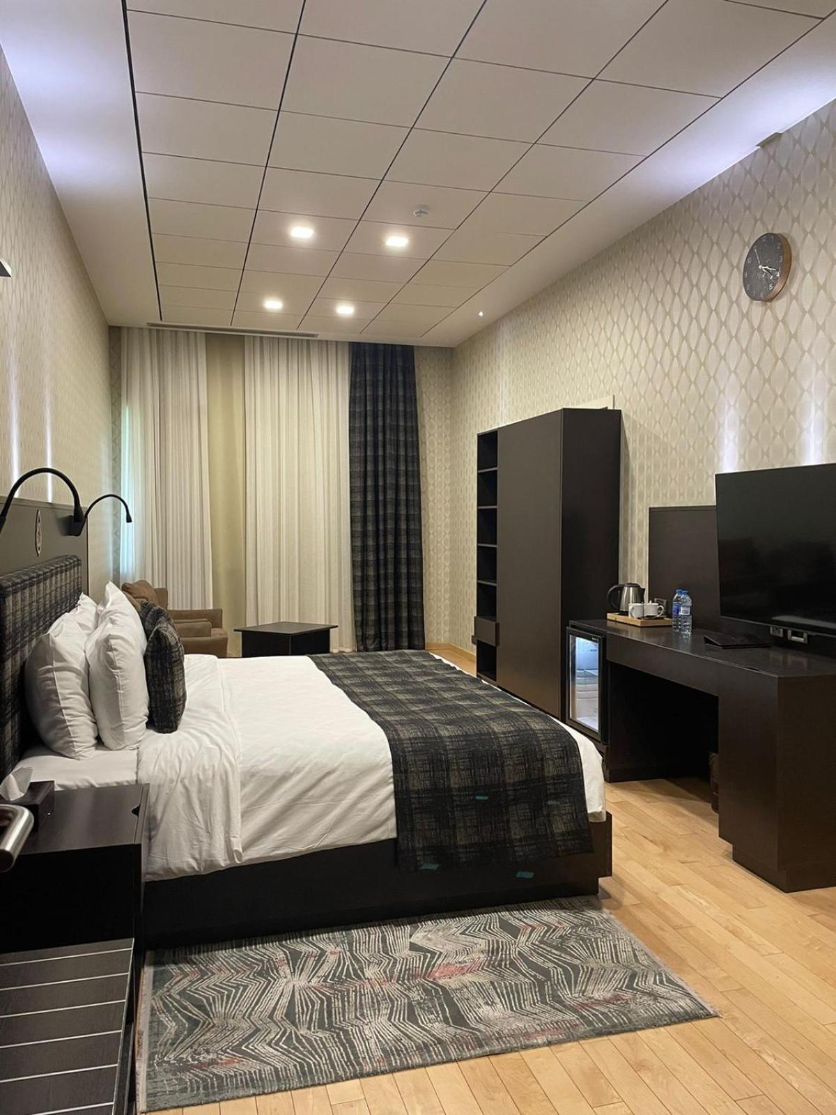 Badam D'Art Boutique Hotel Bakoe Buitenkant foto